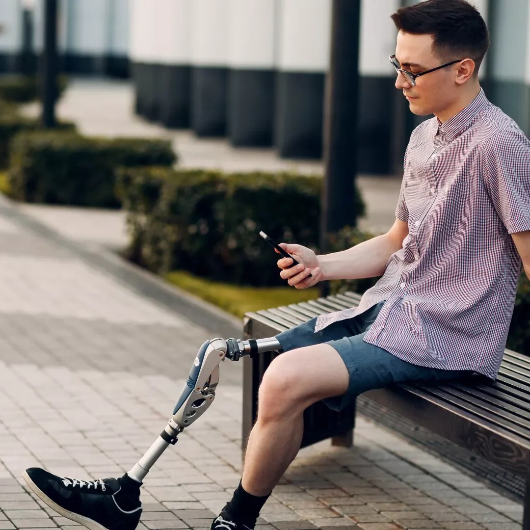 prosthetic-leg-fit-knee-prosthesis-propel-physiotherapy