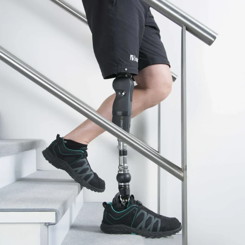 rheo_knee_xc_lifestyle_image_rf803h