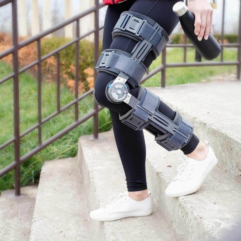 treating-knee-pain-with-orthotic-devices-1920px (1)